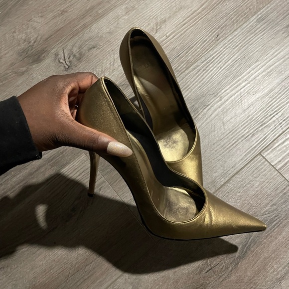 Stuart Weitzman authentic gold heels 7 / 7.5 - Picture 2 of 5